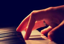 巴西水翼风筝板奥运选手罗伯 海中拯救险溺毙少女.